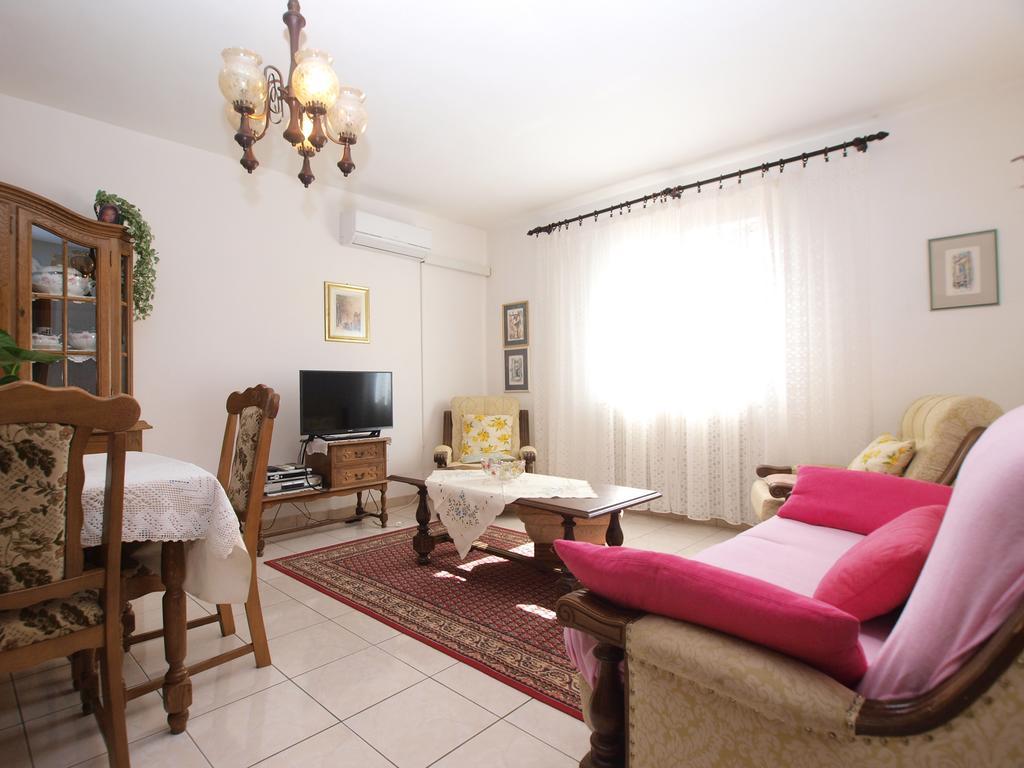 Apartment Luisa 1437 Peruski Exterior photo